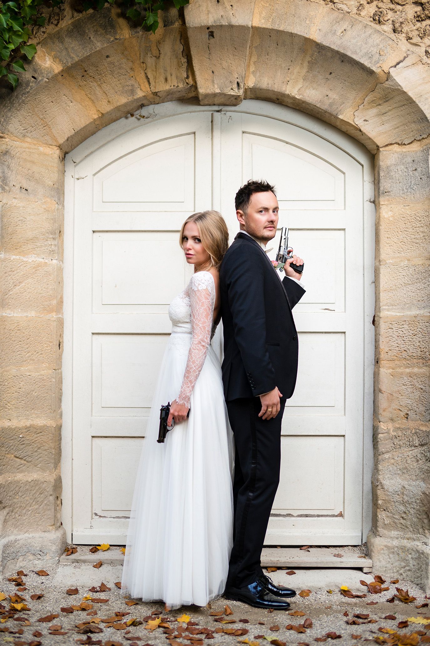 Actionreiches Brautpaar-Shooting im James-Bond-Stil